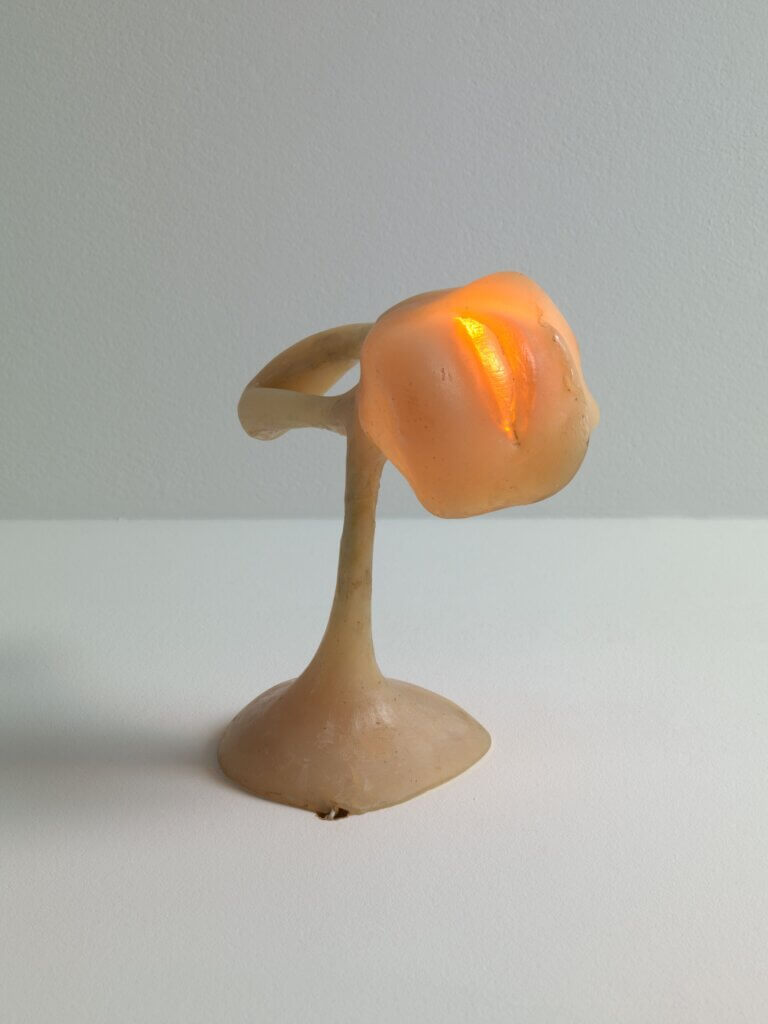 Sculpture-lampe X (Sculpture-Lamp X)