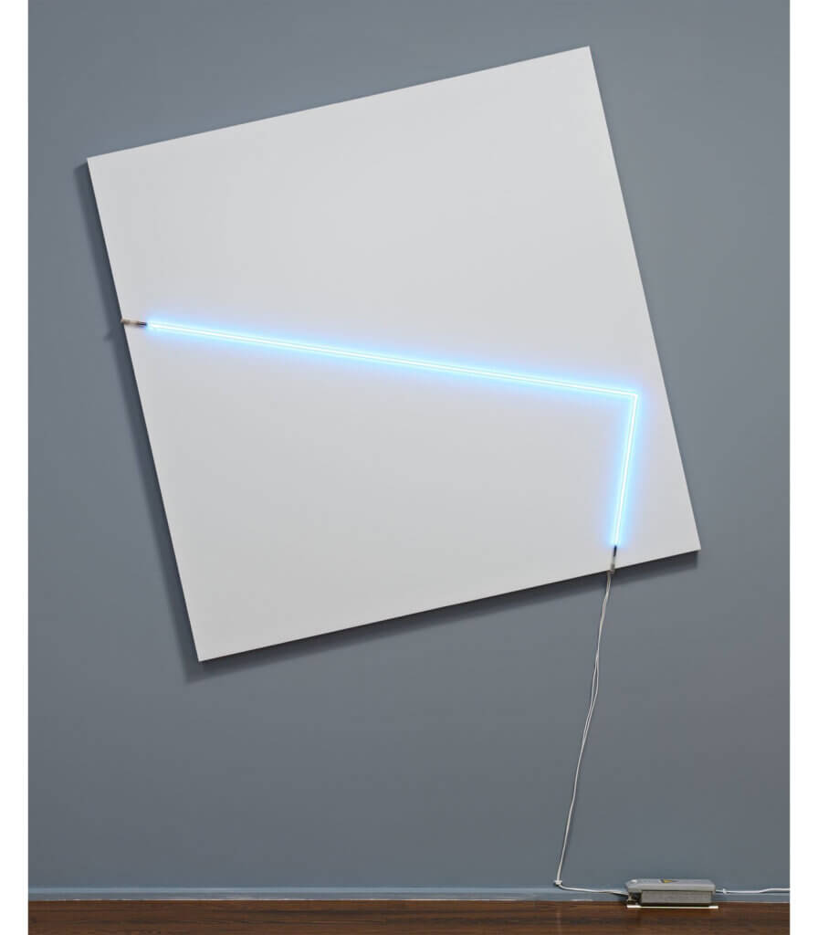 Un tableau 78°-12° et un angle droit en néon + fil électrique 8°-98° (A canvas 78°-12° and a right angle neon + electric wire 8°-98°)