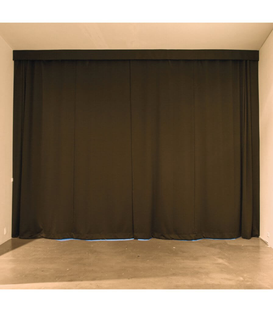 Work No. 990<br> Curtains opening and closing